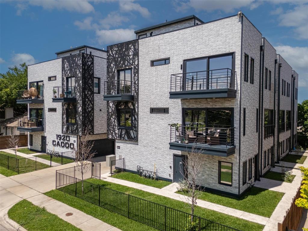 a view of house with yard