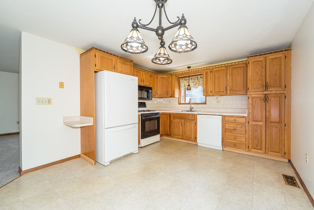13 Meadowbrook Road, Unit 13 Millis, MA 02054 - Photo 6 of 36
