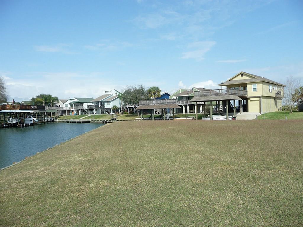 2 North Redwing Street La Marque, TX 77568 - Photo 8 of 9