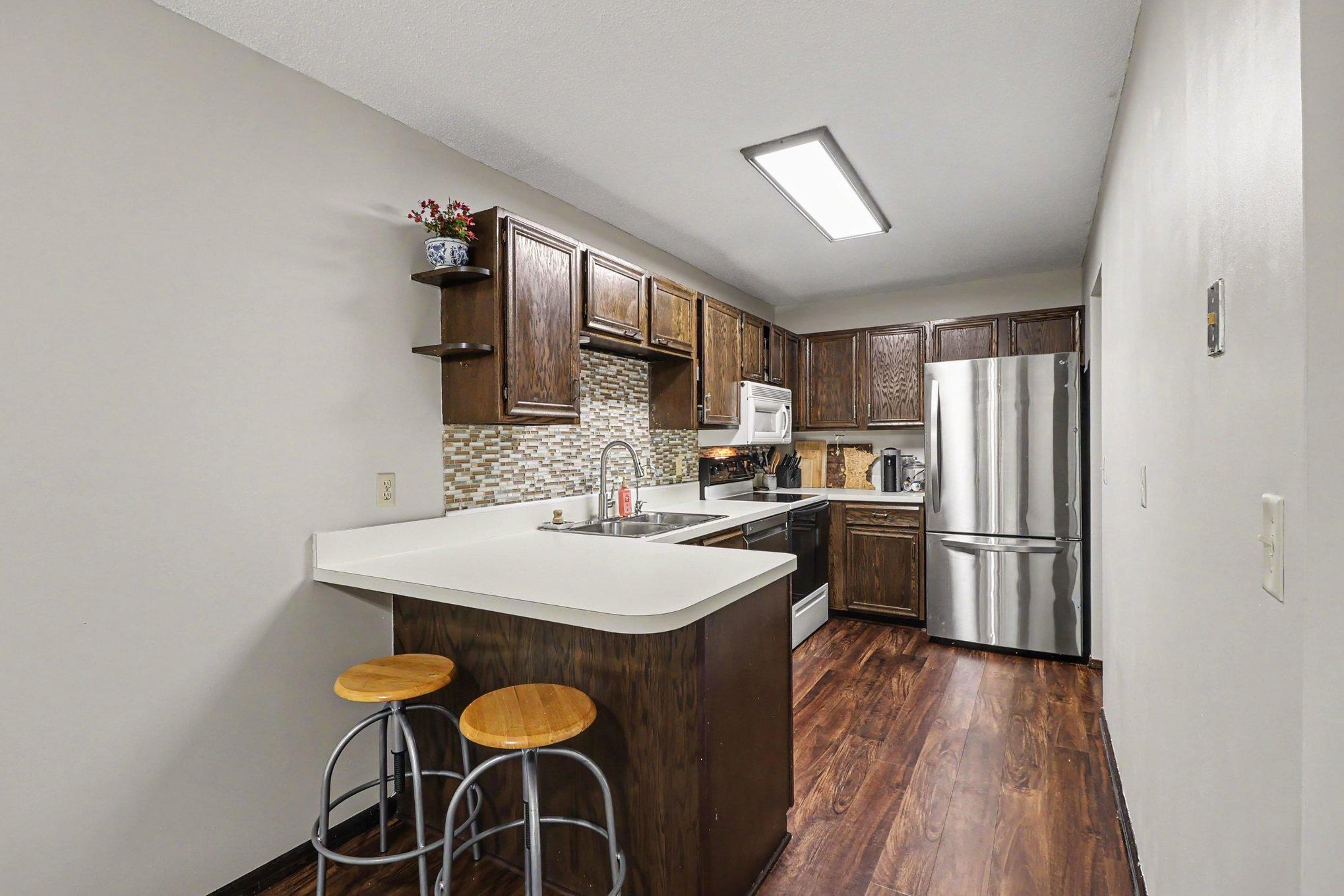 4490 Woodgate Point Eagan, MN 55122 - Photo 5 of 24