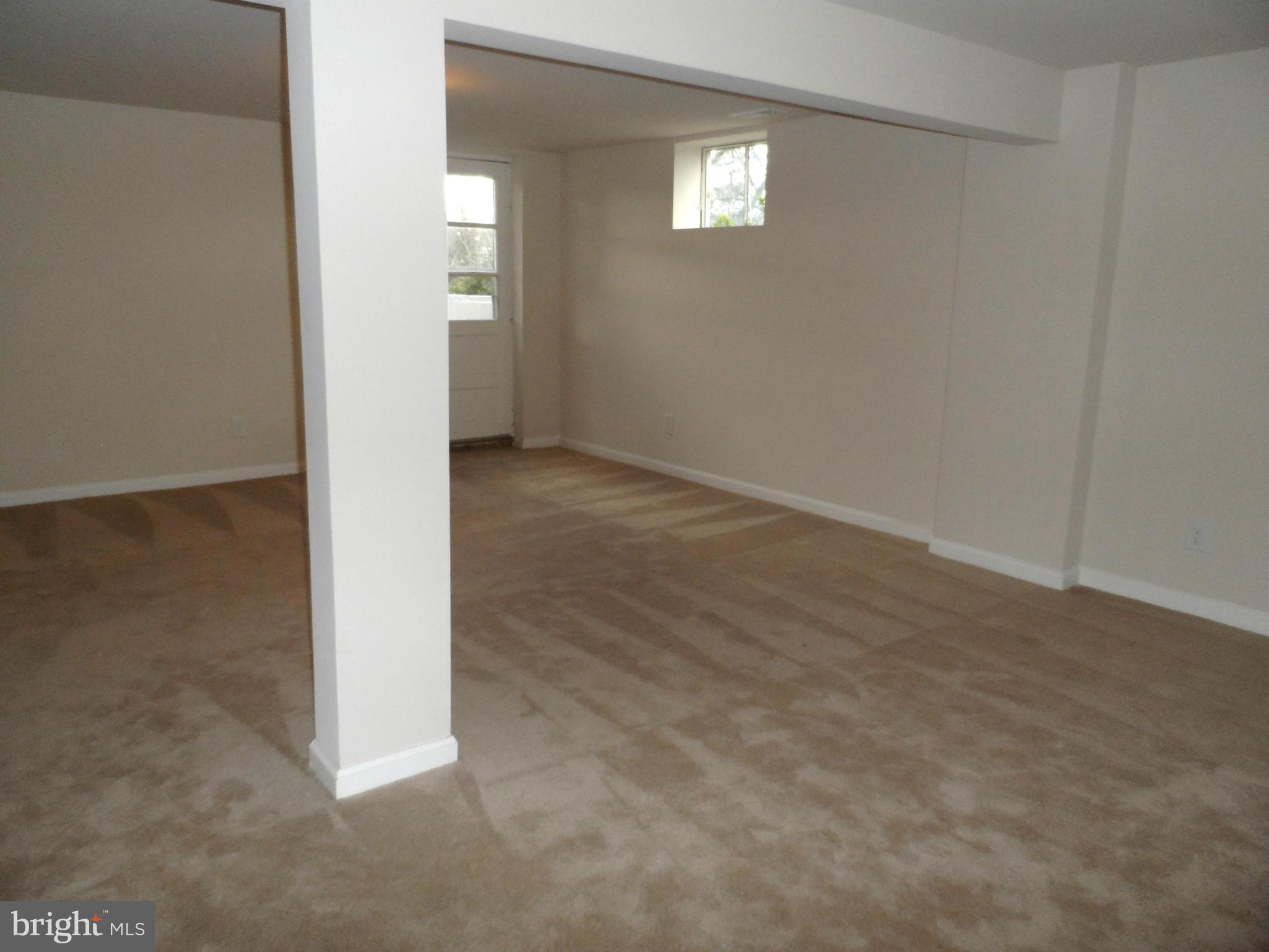 147 Deacon Road Fredericksburg, VA 22405 - Photo 15 of 16 an empty room with windows