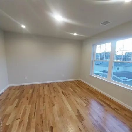 $3,250 | 343 Jackson Street, Unit 2, Hempstead, NY 11550