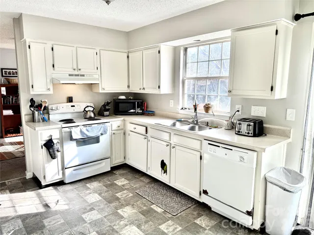 $350,000 | 12217 Dolomite Drive, Pineville, NC 28134