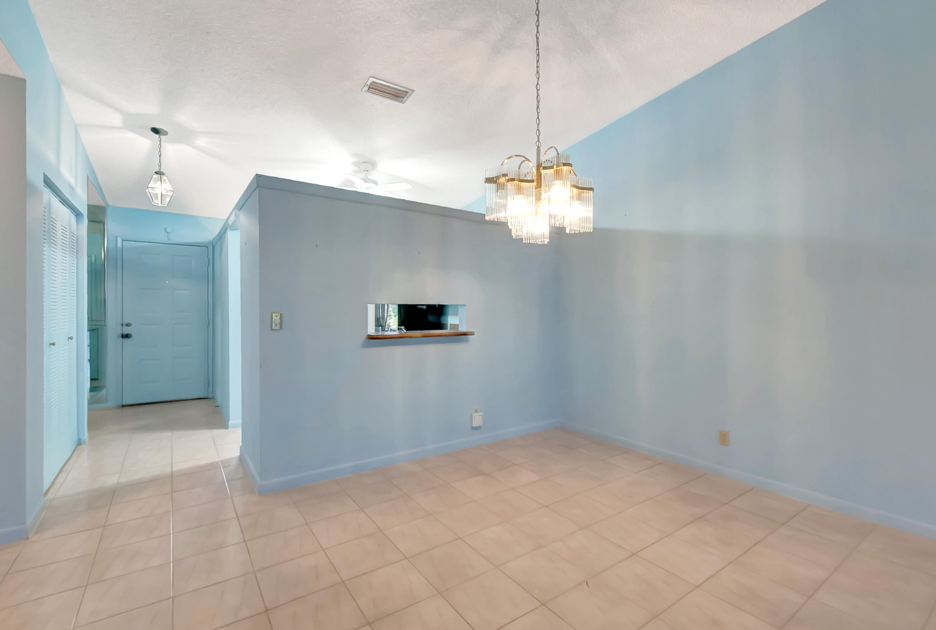 18575 Egret Way Boca Raton, FL 33496 - Photo 6 of 42 DSC_6433