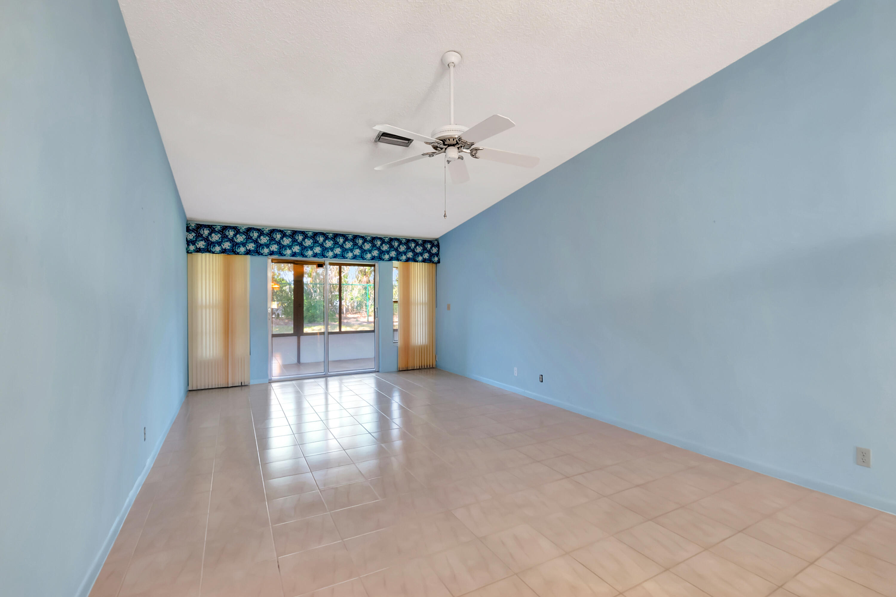 18575 Egret Way Boca Raton, FL 33496 - Photo 10 of 42 DSC_6453