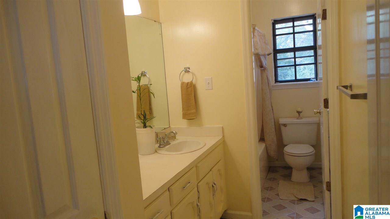 618 Valleyview Drive Pelham, AL 35124 - Photo 12 of 17