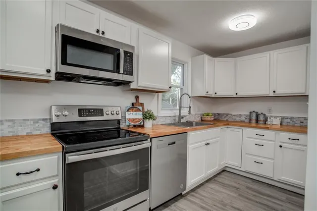 $259,900 | 463 East Mill Street, Liberty, MO 64068