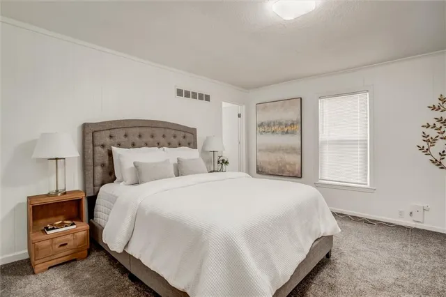 $259,900 | 463 East Mill Street, Liberty, MO 64068