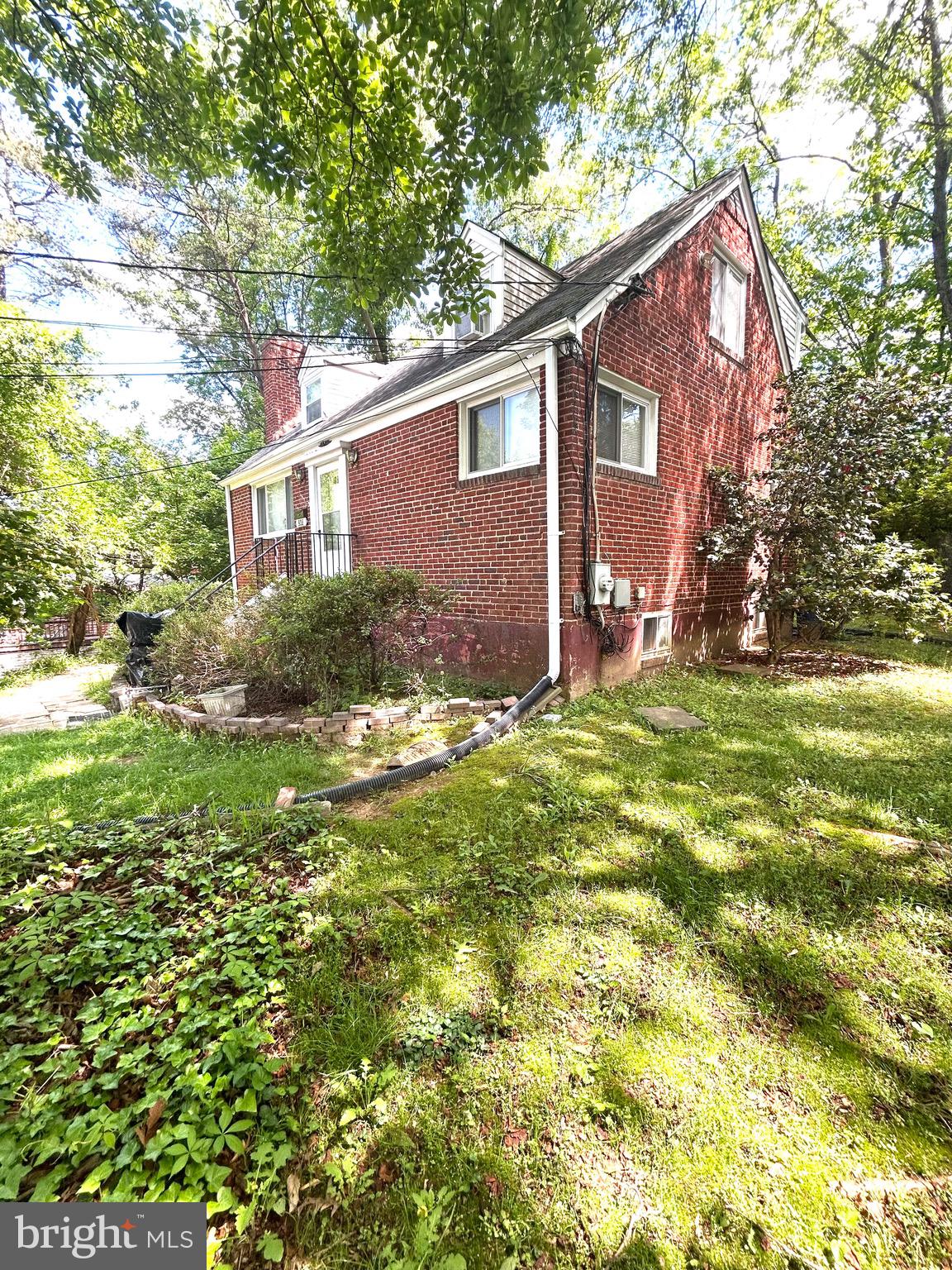 906 Dryden Court Silver Spring, MD 20901 - Photo 5 of 12 a view of a back yard of the house