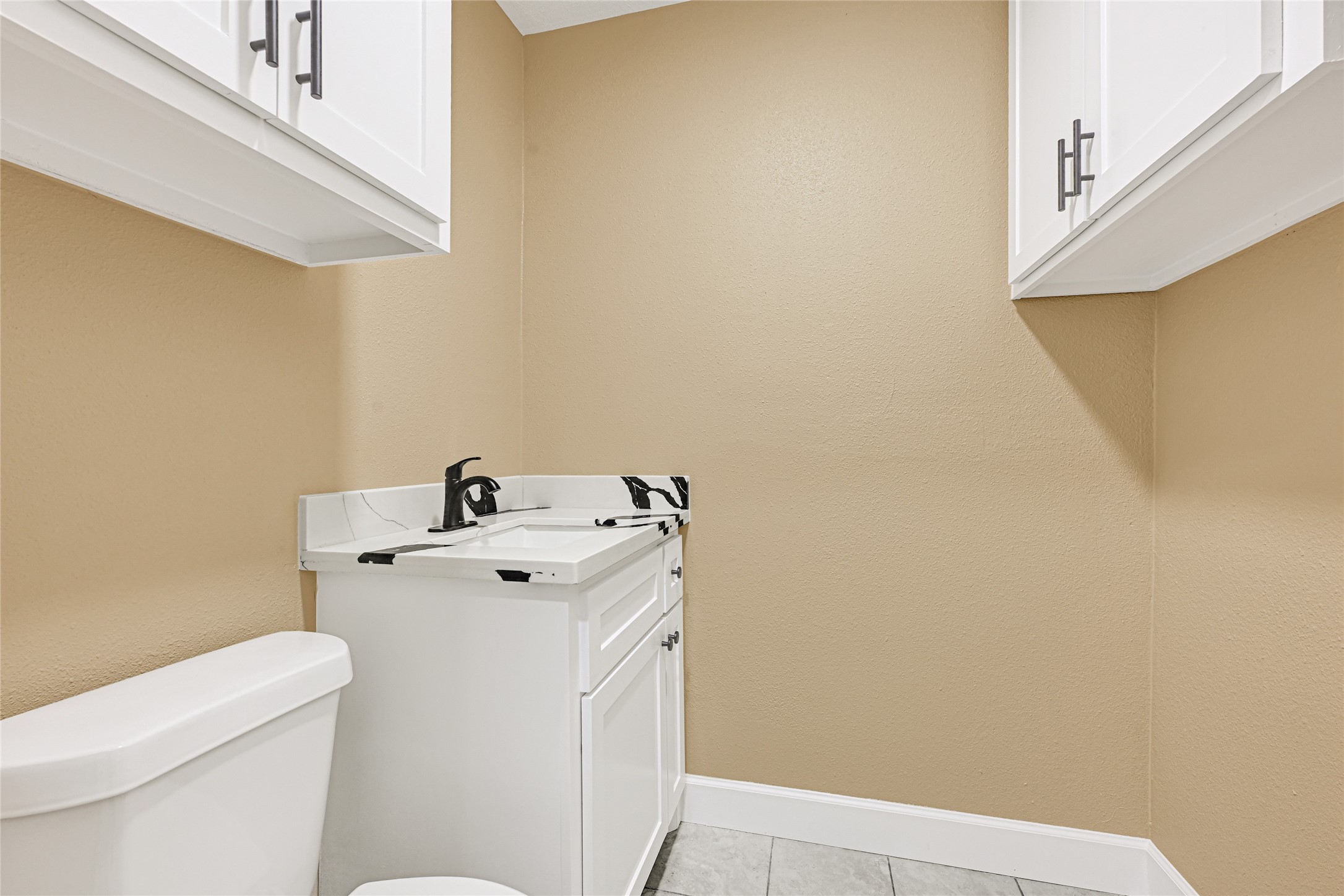 8526 Vennard Road Houston, TX 77034 - Photo 18 of 22 a utility room with dryer and washer