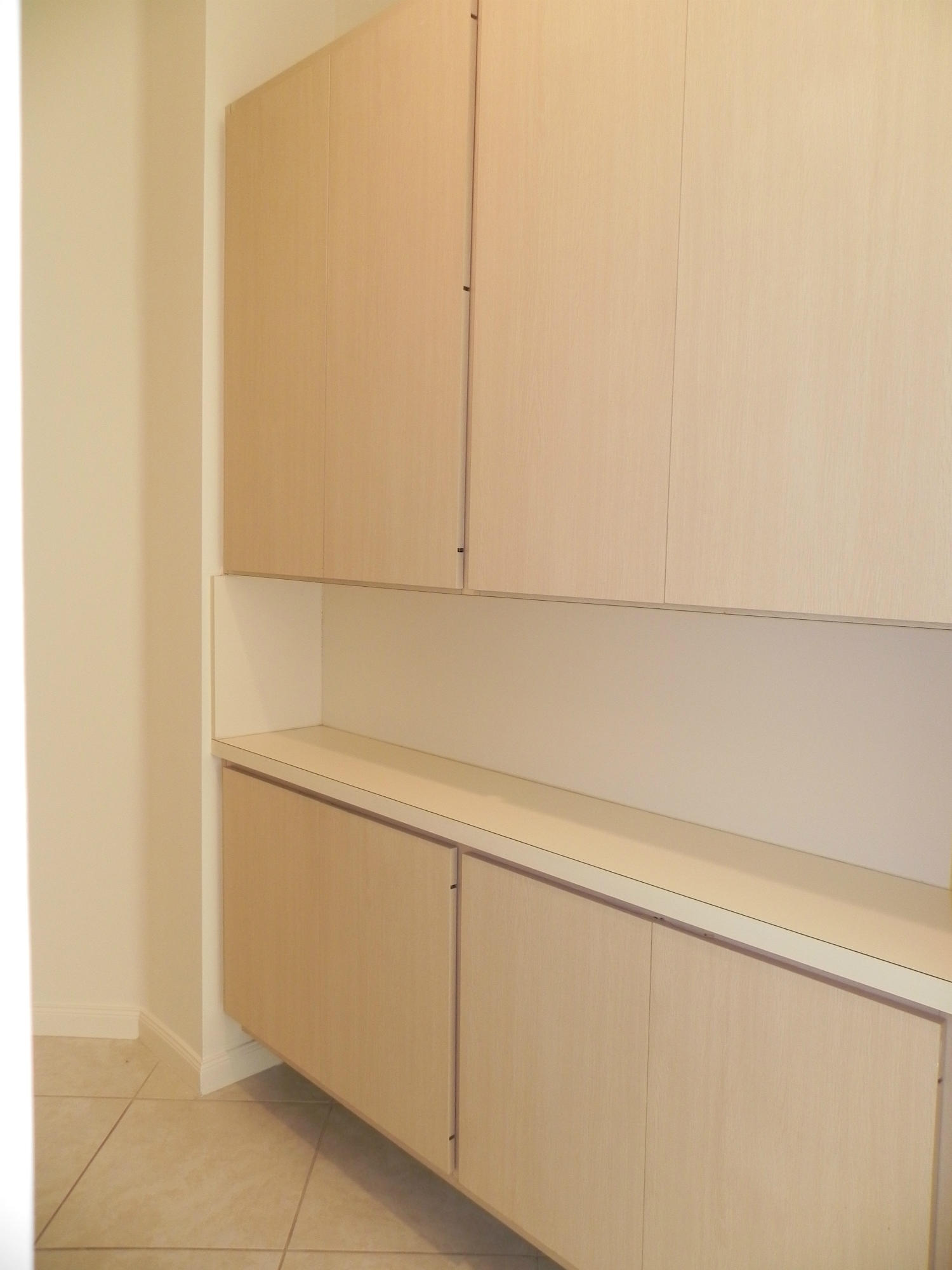 164 Hampton Circle Jupiter, FL 33458 - Photo 18 of 25 HALLWAY CABINETS