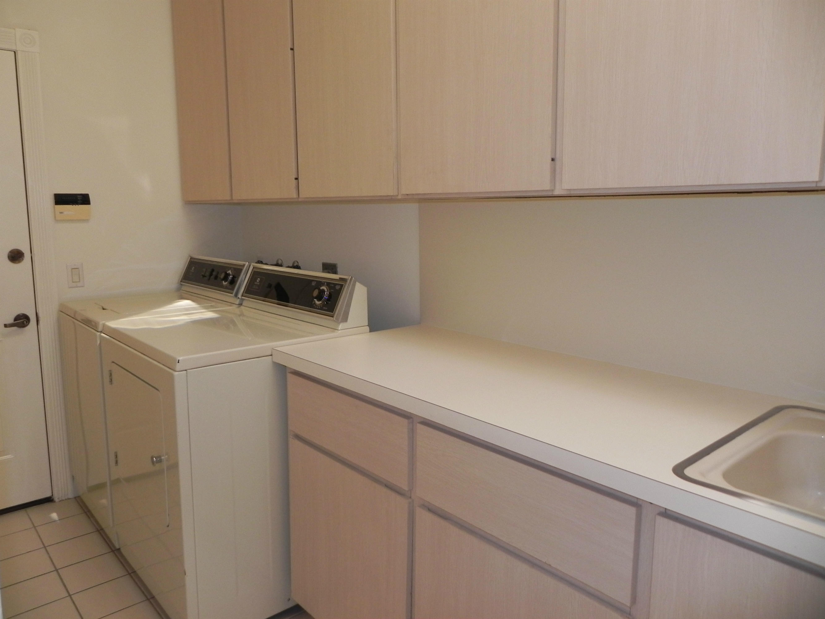164 Hampton Circle Jupiter, FL 33458 - Photo 19 of 25 LAUNDRY ROOM