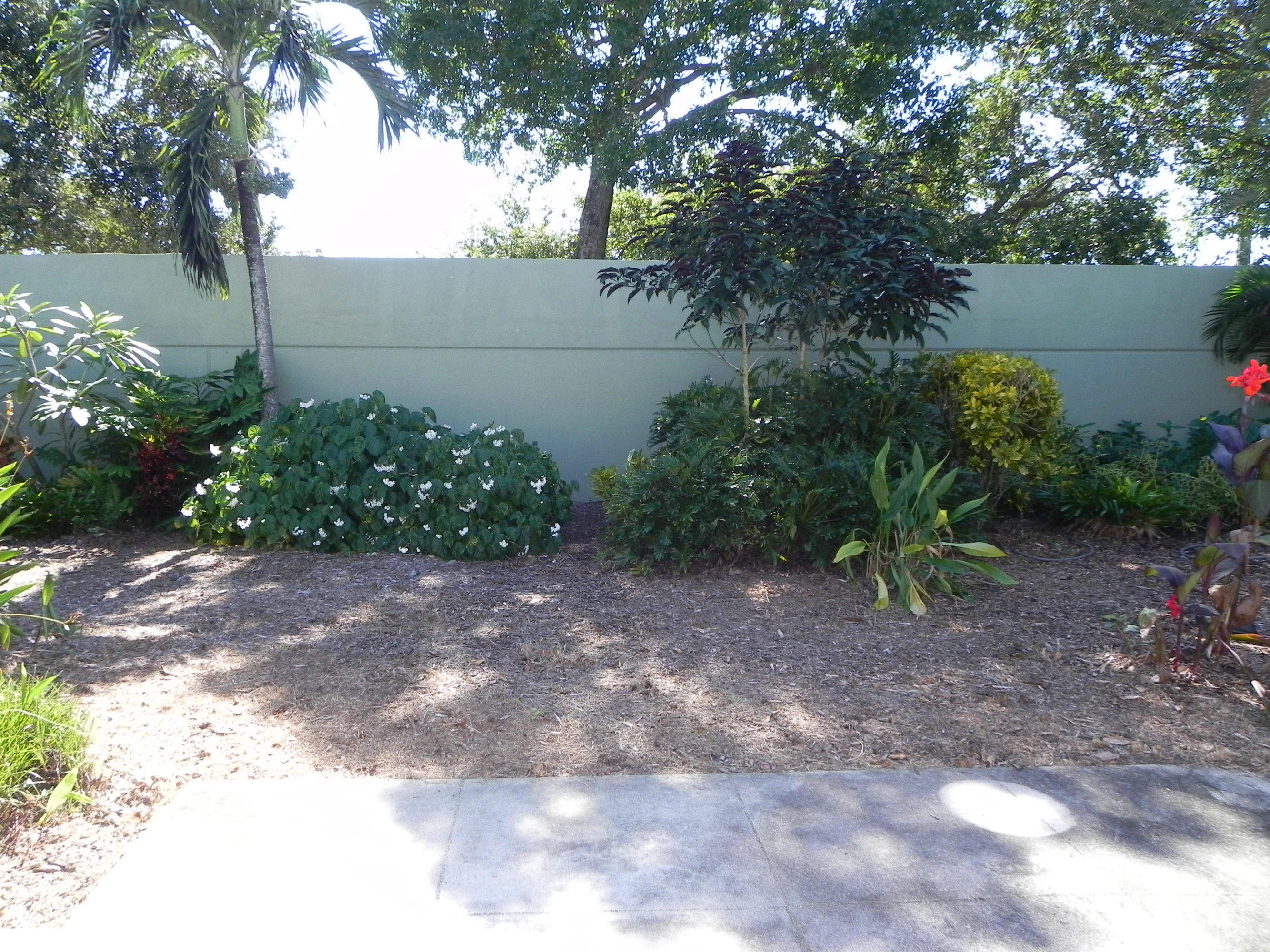 164 Hampton Circle Jupiter, FL 33458 - Photo 21 of 25 LOVELY LANDSCAPING