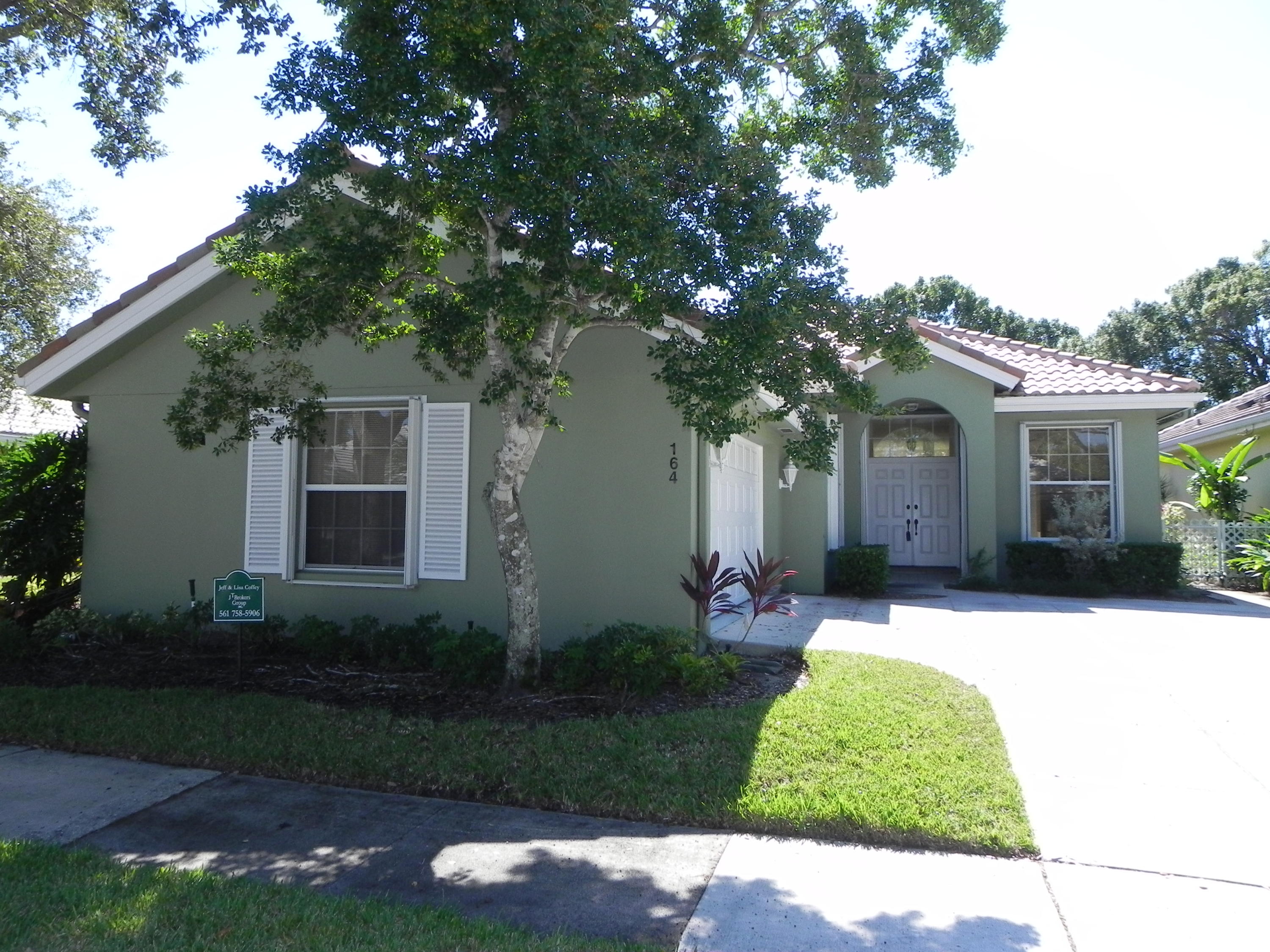 164 Hampton Circle Jupiter, FL 33458 - Photo 23 of 25 Front Exterior