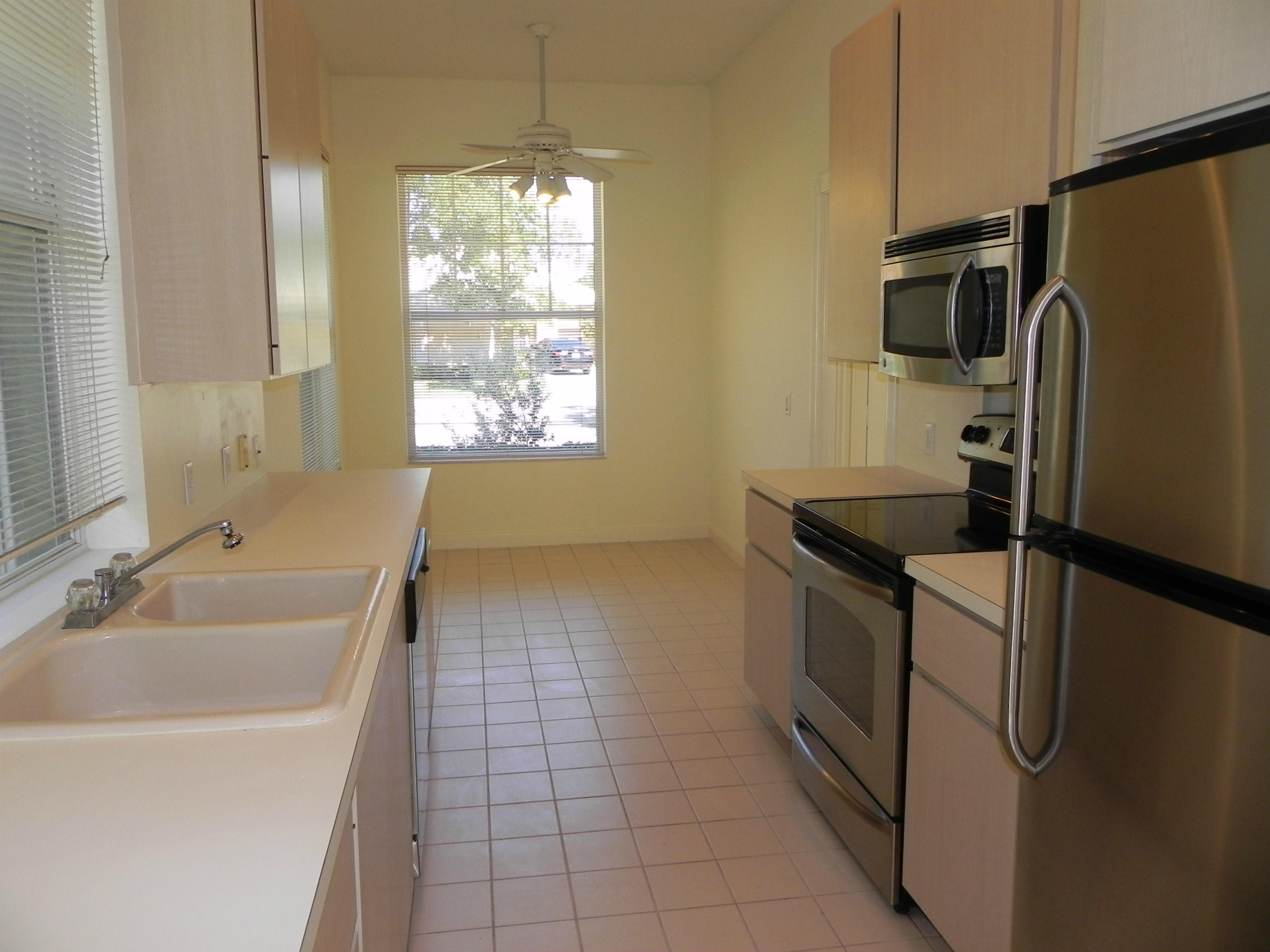 164 Hampton Circle Jupiter, FL 33458 - Photo 3 of 25 Kitchen