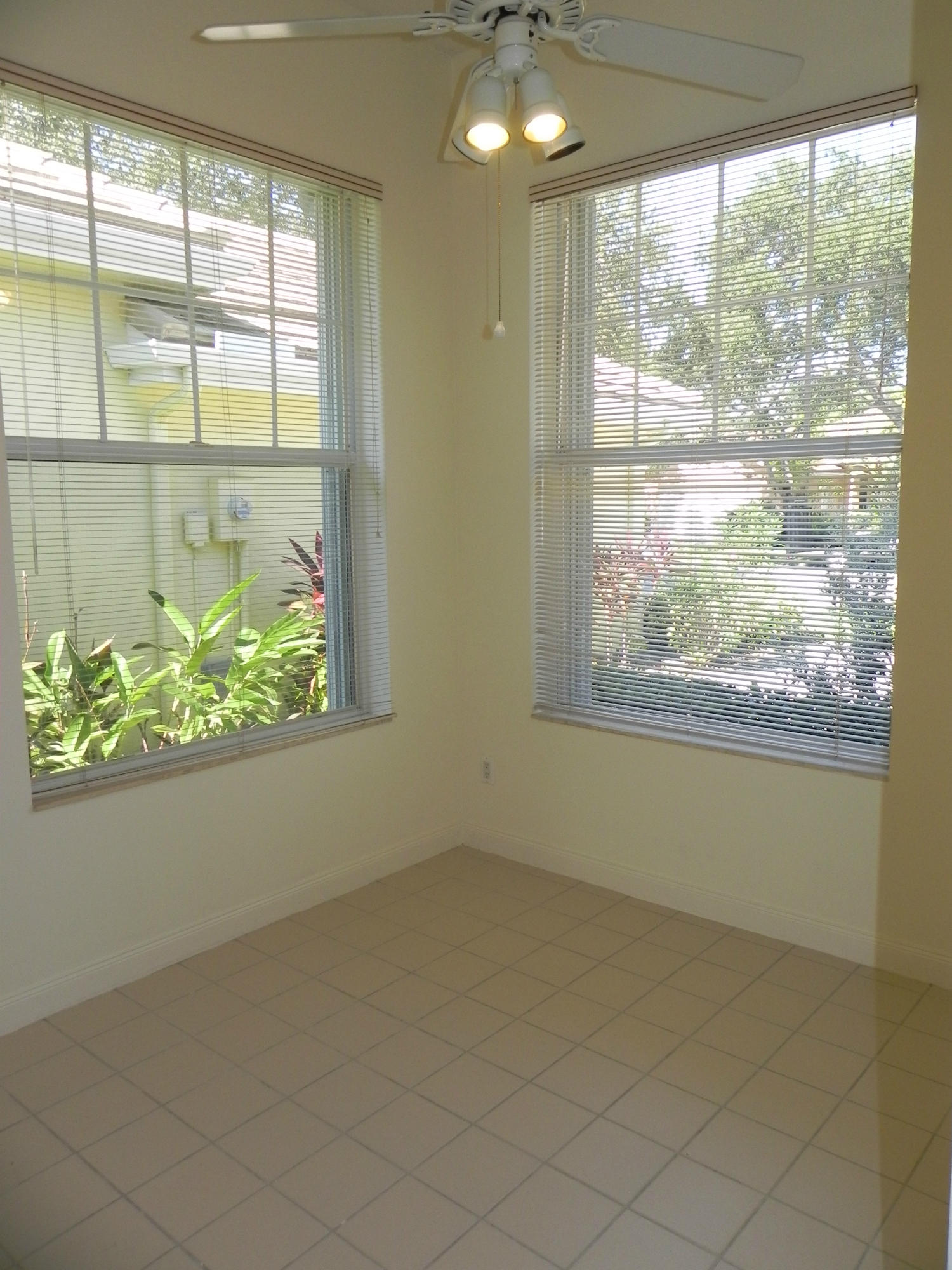 164 Hampton Circle Jupiter, FL 33458 - Photo 5 of 25 Breakfast Nook
