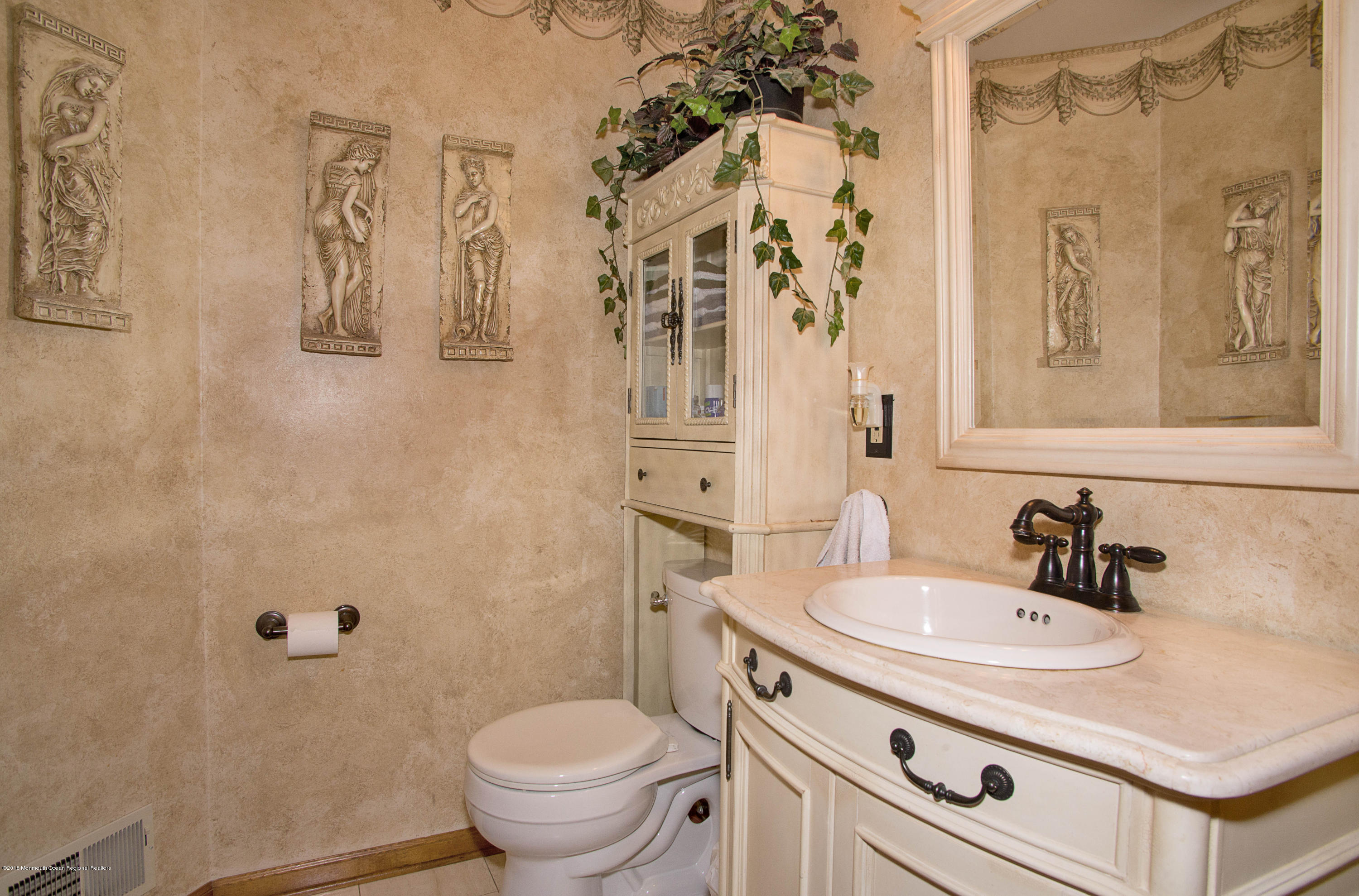 422 Bartley Road Jackson, NJ 08527 - Photo 10 of 40 _RMJ7883.jpg half bath