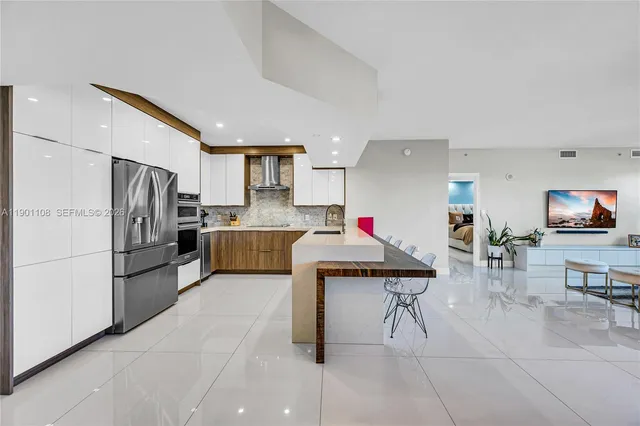 $6,950 | 19900 East Country Club Drive, Unit 1003, Aventura, FL 33180