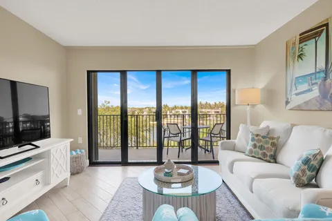 $639,900 | 1001 Seafarer Circle, Unit 405, Jupiter, FL 33477