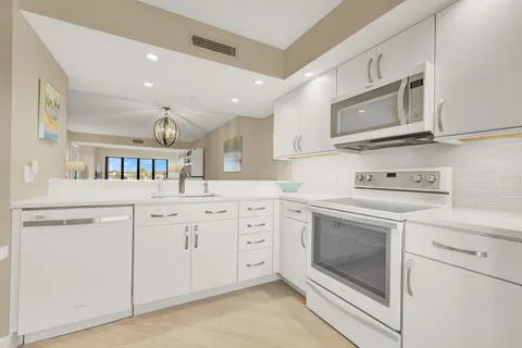 $639,900 | 1001 Seafarer Circle, Unit 405, Jupiter, FL 33477