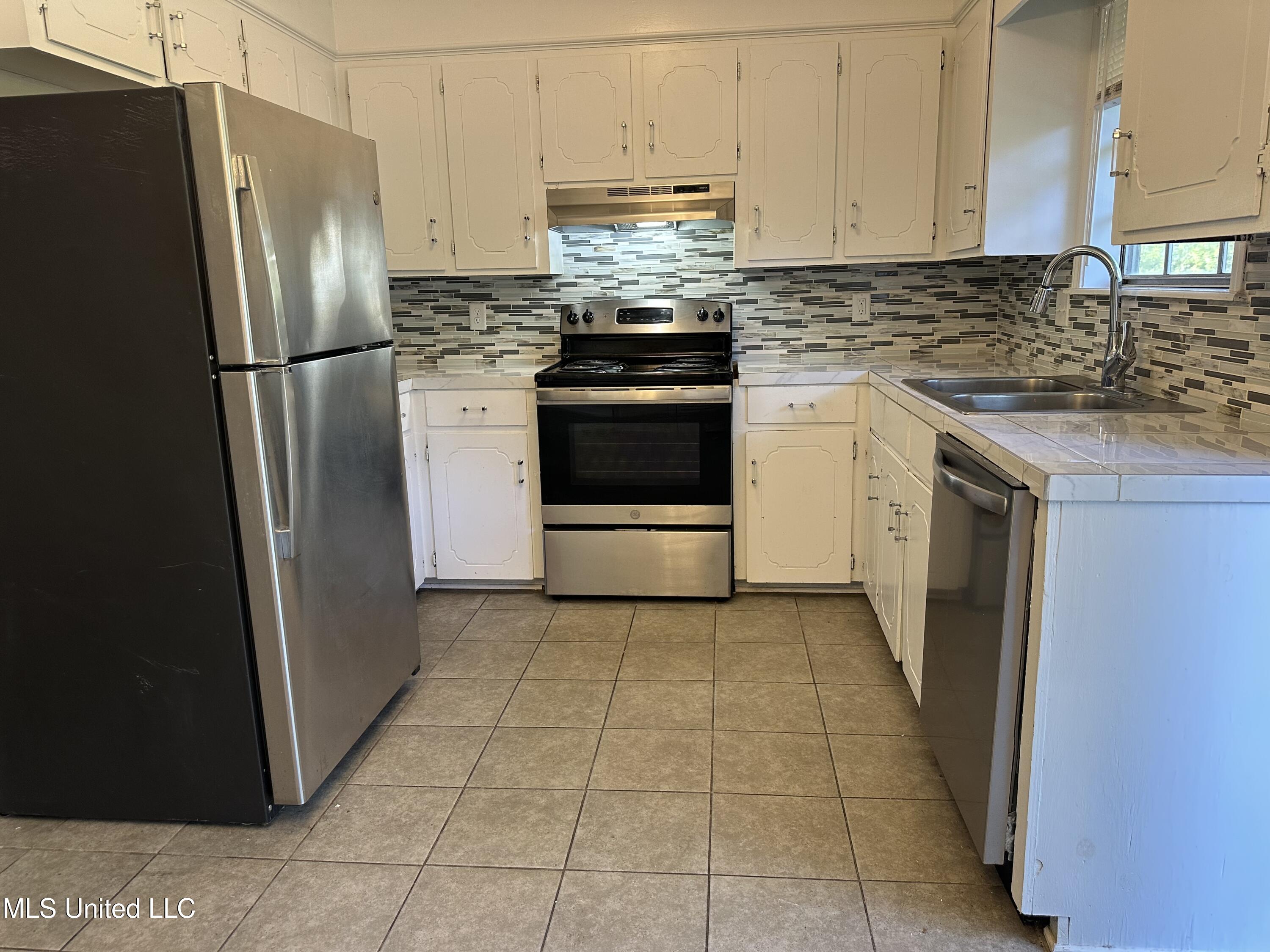 5551 Will O Run Circle Jackson, MS 39212 - Photo 2 of 11 kitchen