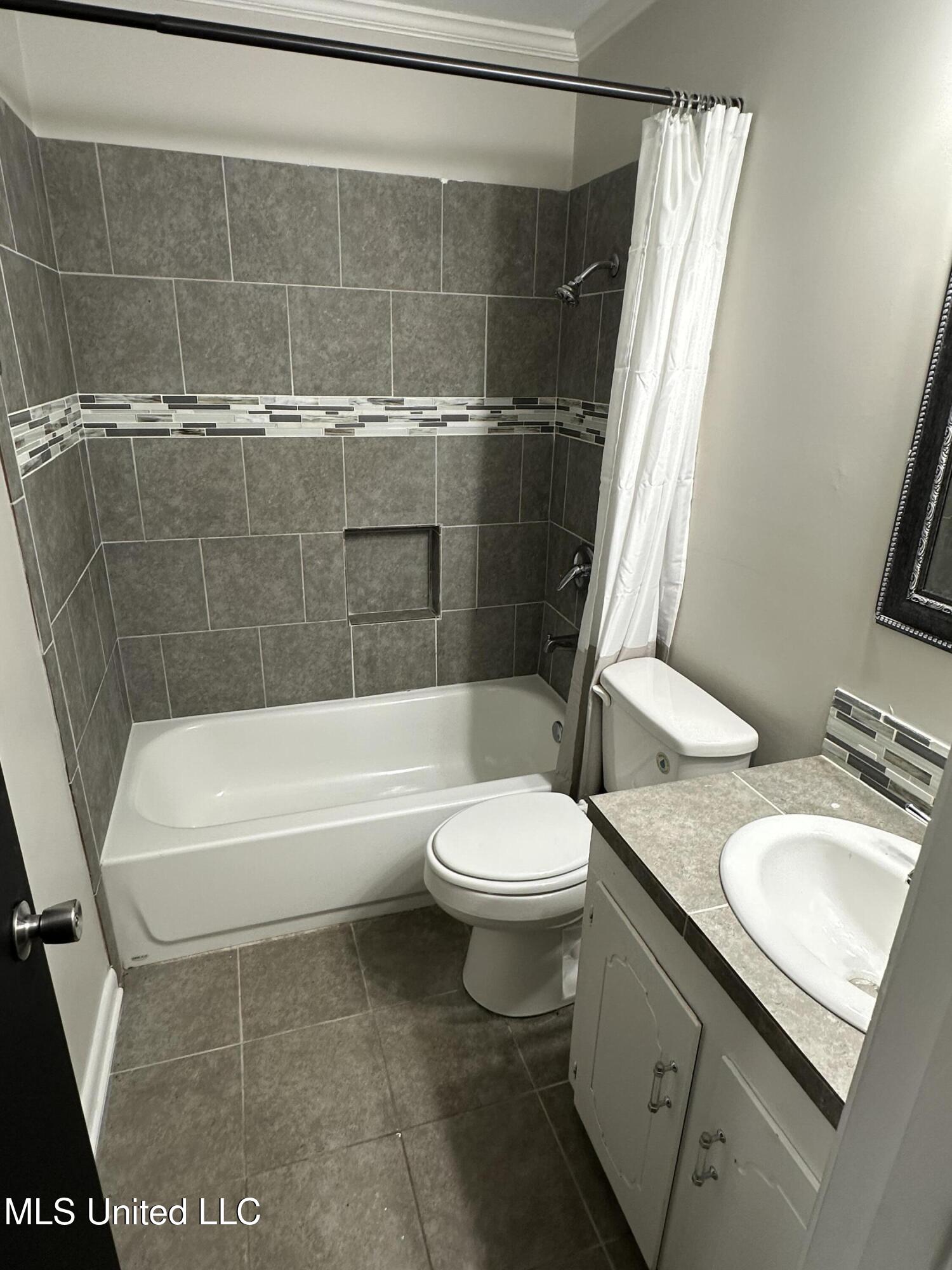 5551 Will O Run Circle Jackson, MS 39212 - Photo 9 of 11 bathroom