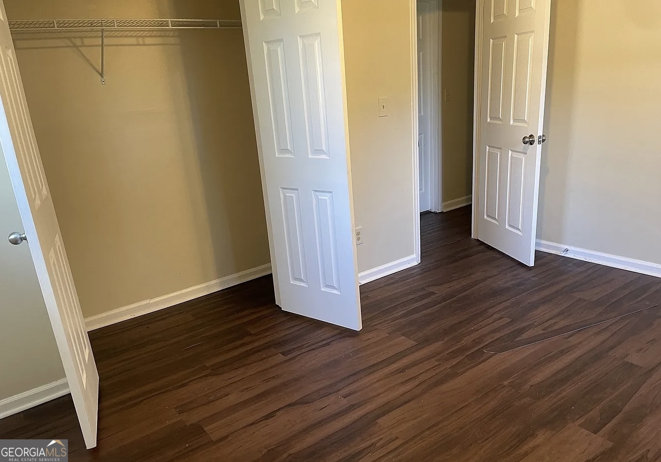 538 Southgate Avenue Albany, GA 31701 - Photo 10 of 16 a view of a hallway with wooden floor