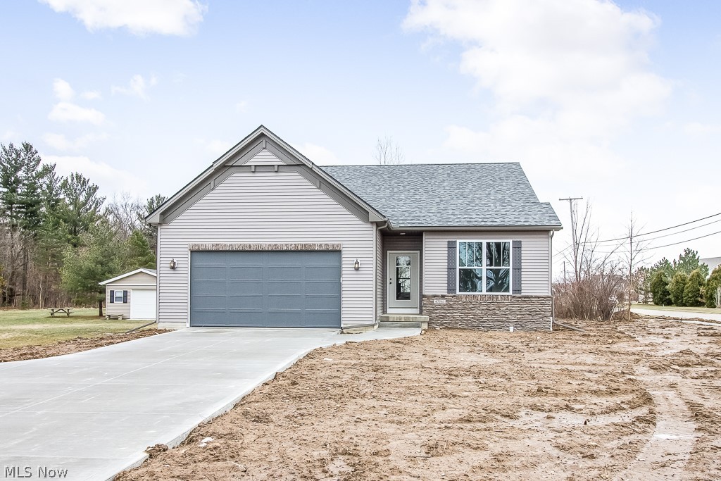 47561 Middle Ridge Road Amherst, OH 44001 - Photo 2 of 30