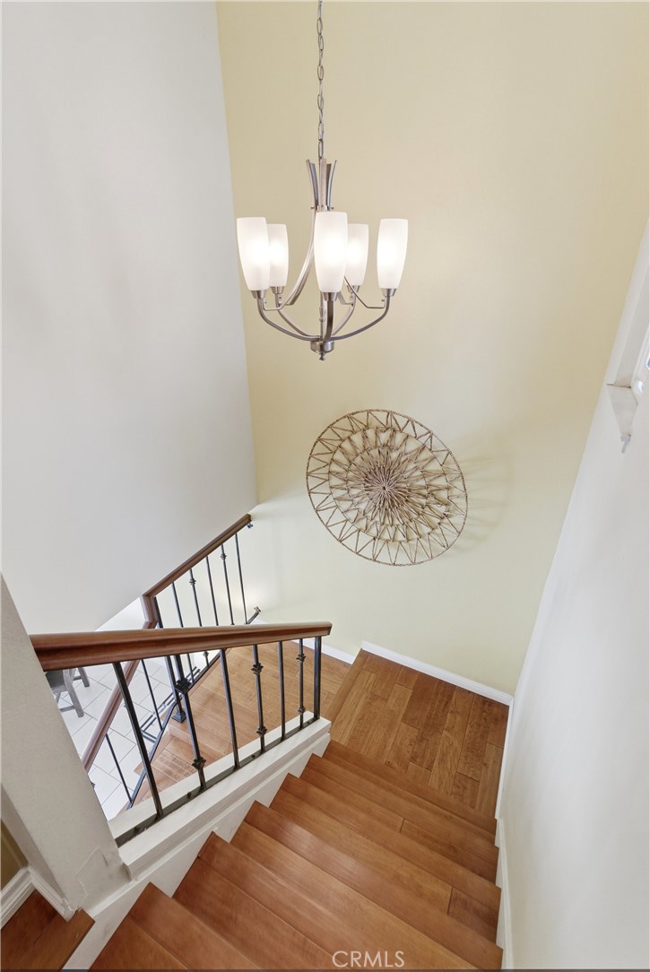 5021 Vauxhall Road Westminster, CA 92683 - Photo 17 of 38 Stairs
