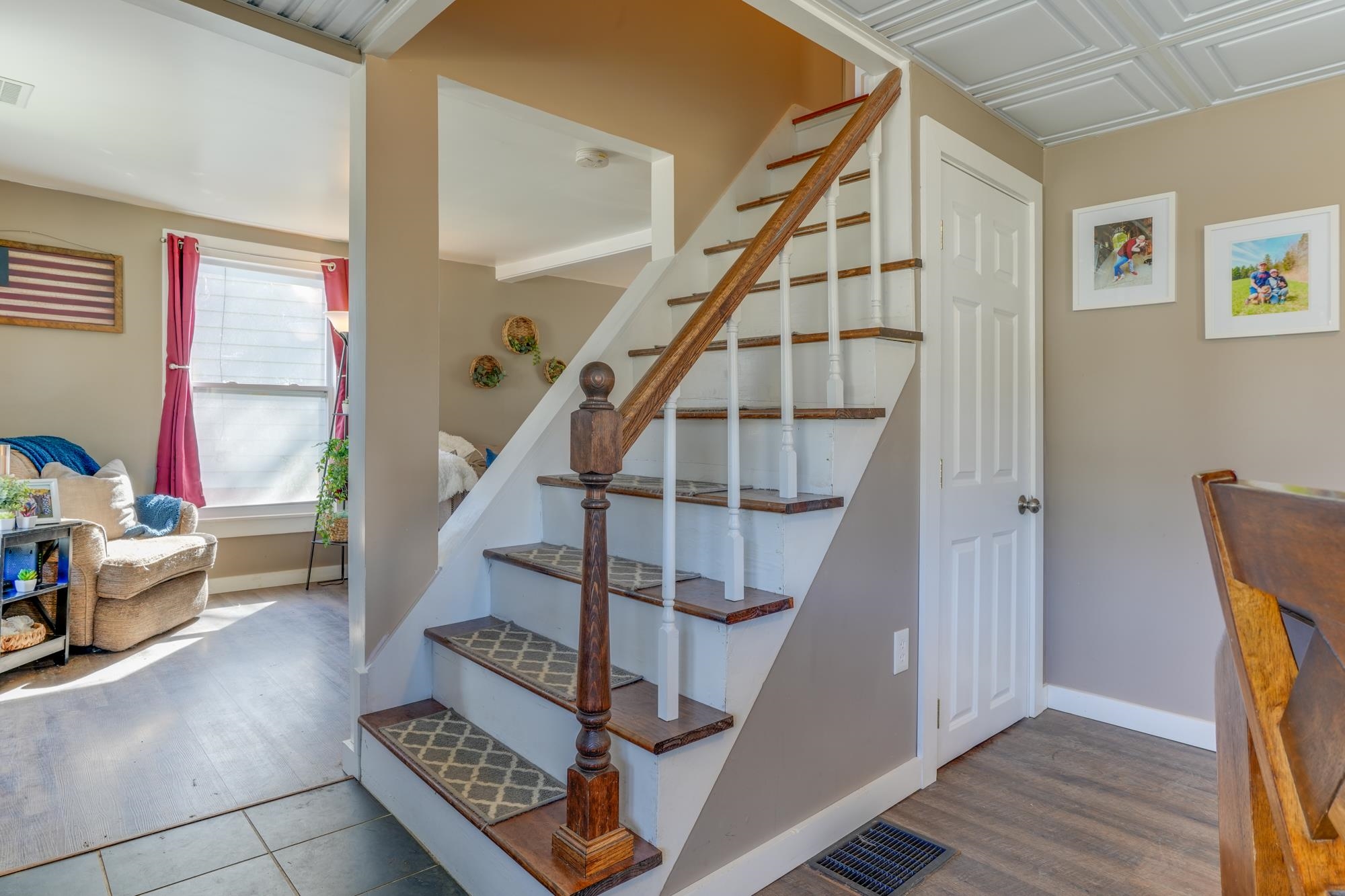 2 Farwell Street Barre, VT 05641 - Photo 5 of 37