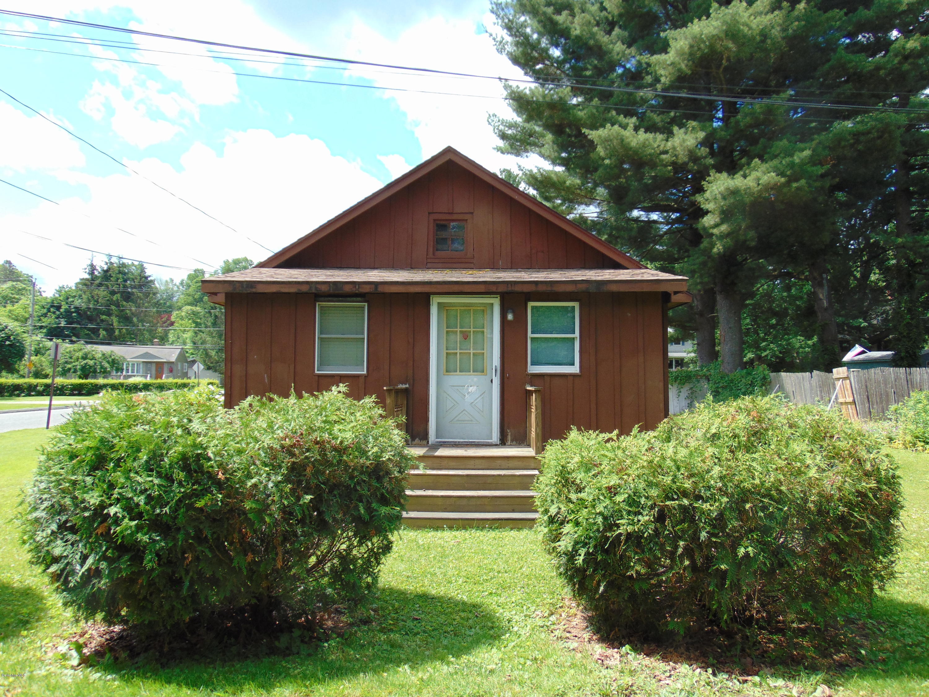 11 Constitution Road Pittsfield, MA 01201 - Photo 2 of 29 11 Constitution (5)