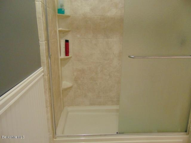 11 Constitution Road Pittsfield, MA 01201 - Photo 16 of 29 11 Constitution (30)