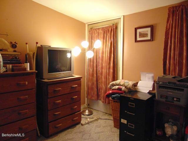 11 Constitution Road Pittsfield, MA 01201 - Photo 24 of 29 11 Constitution (38)