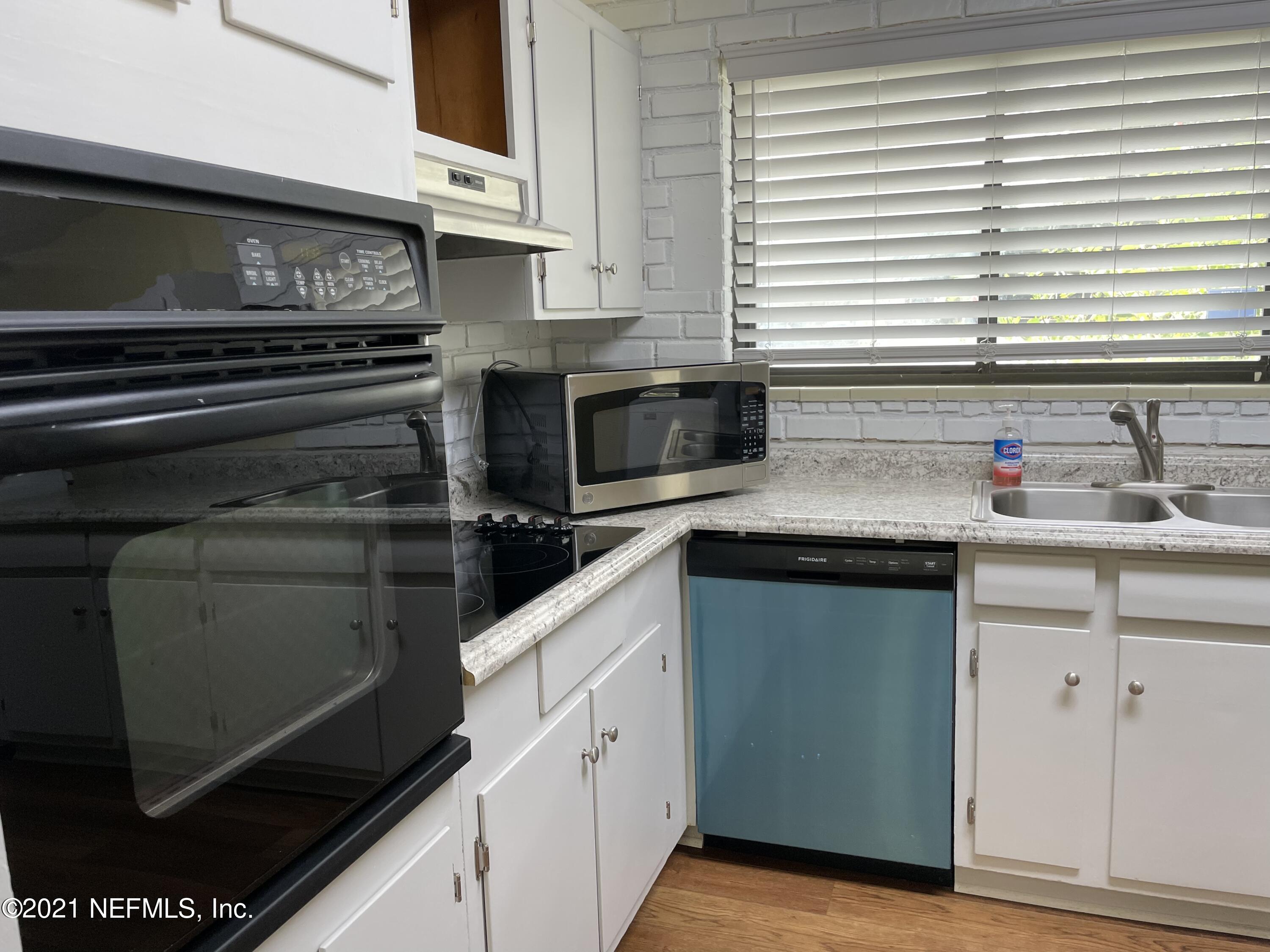 833 Middleton Road Jacksonville, FL 32211 - Photo 11 of 28 B5CDE4FA-5B5D-4F34-863D-7638D46CA1B4
