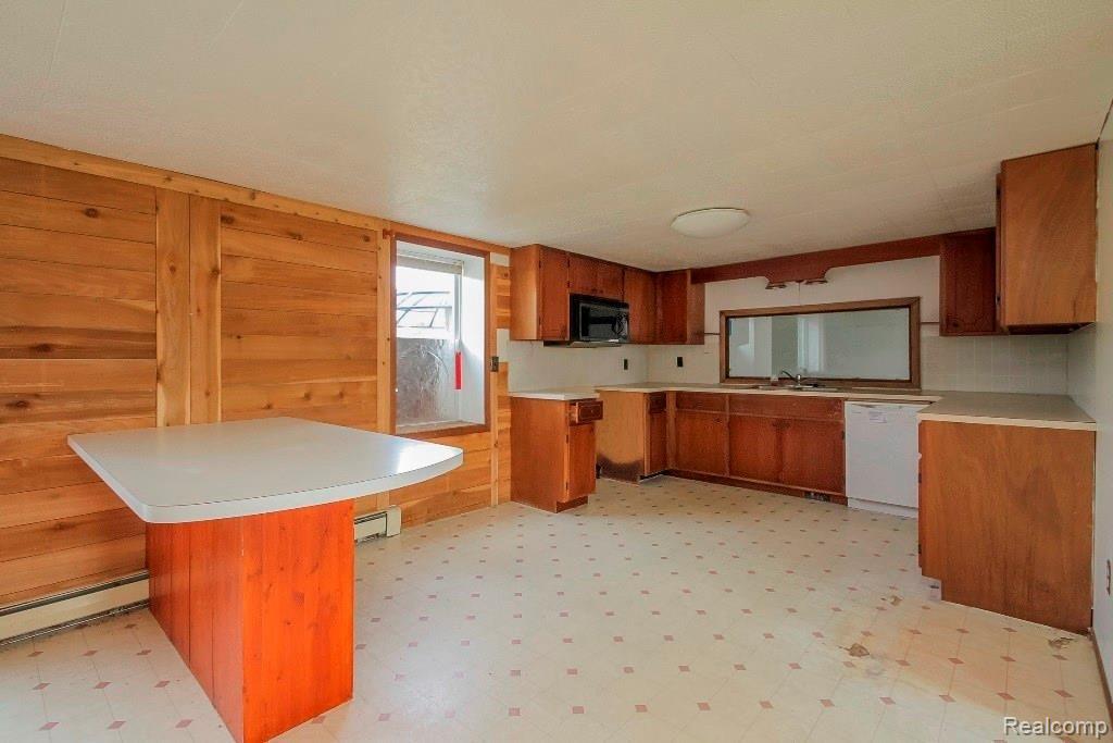 5670 Burtch Road Jeddo, MI 48032 - Photo 13 of 24