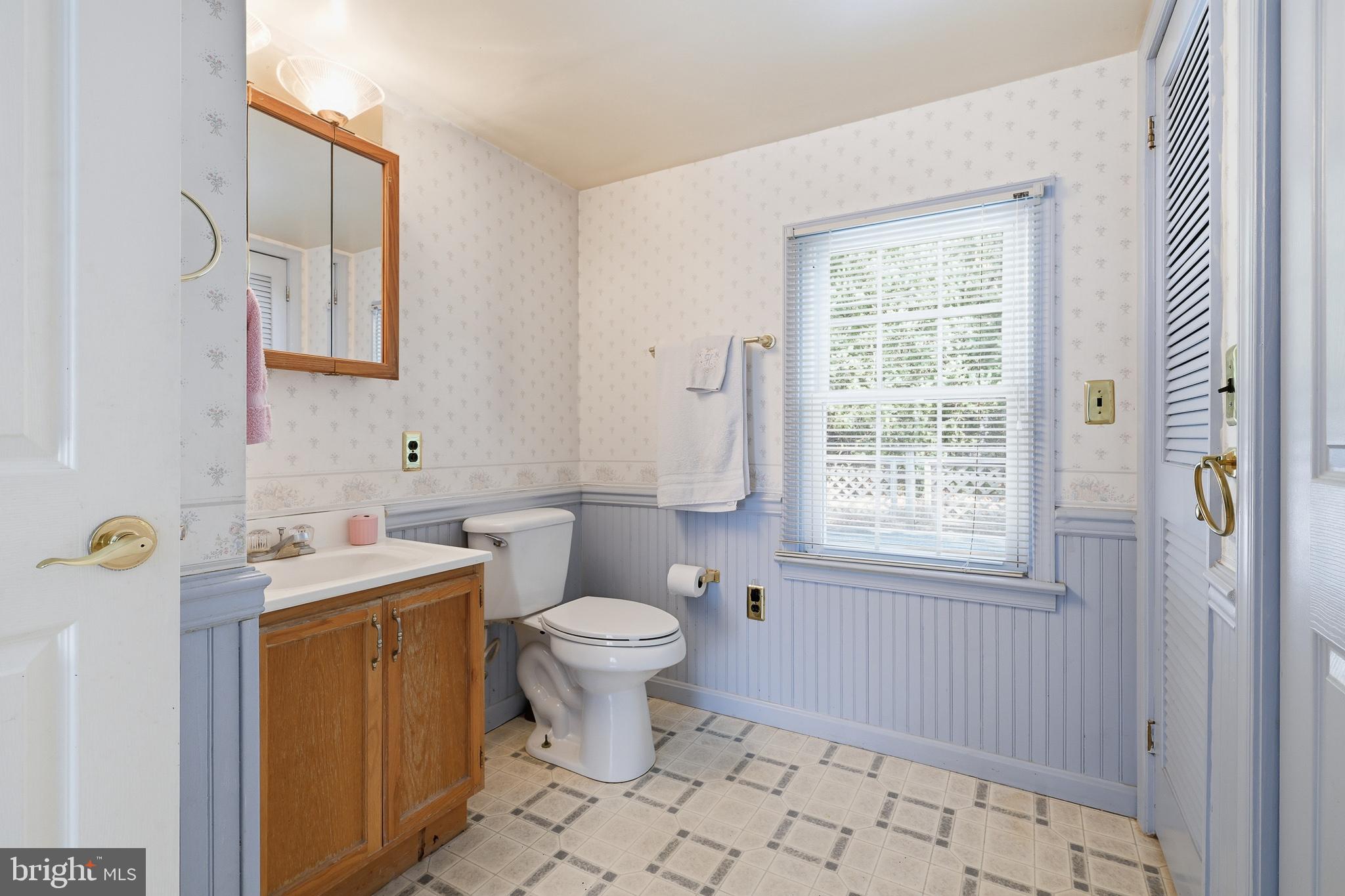 25145 Holly Road Seaford, DE 19973 - Photo 19 of 41 Main floor bath