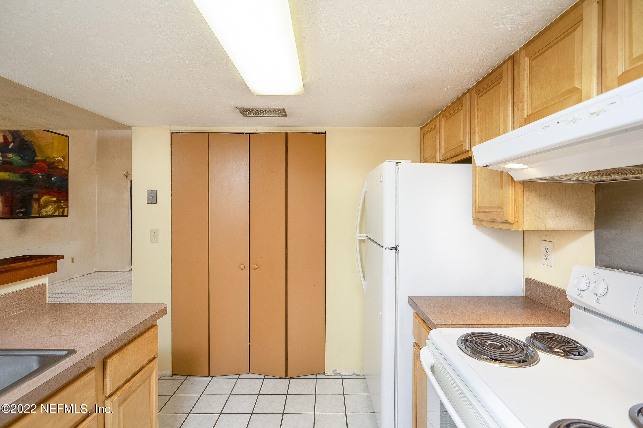 3403 Sanddollar Court St. Augustine, FL 32084 - Photo 20 of 47 a bathroom with a sink a toilet and shower