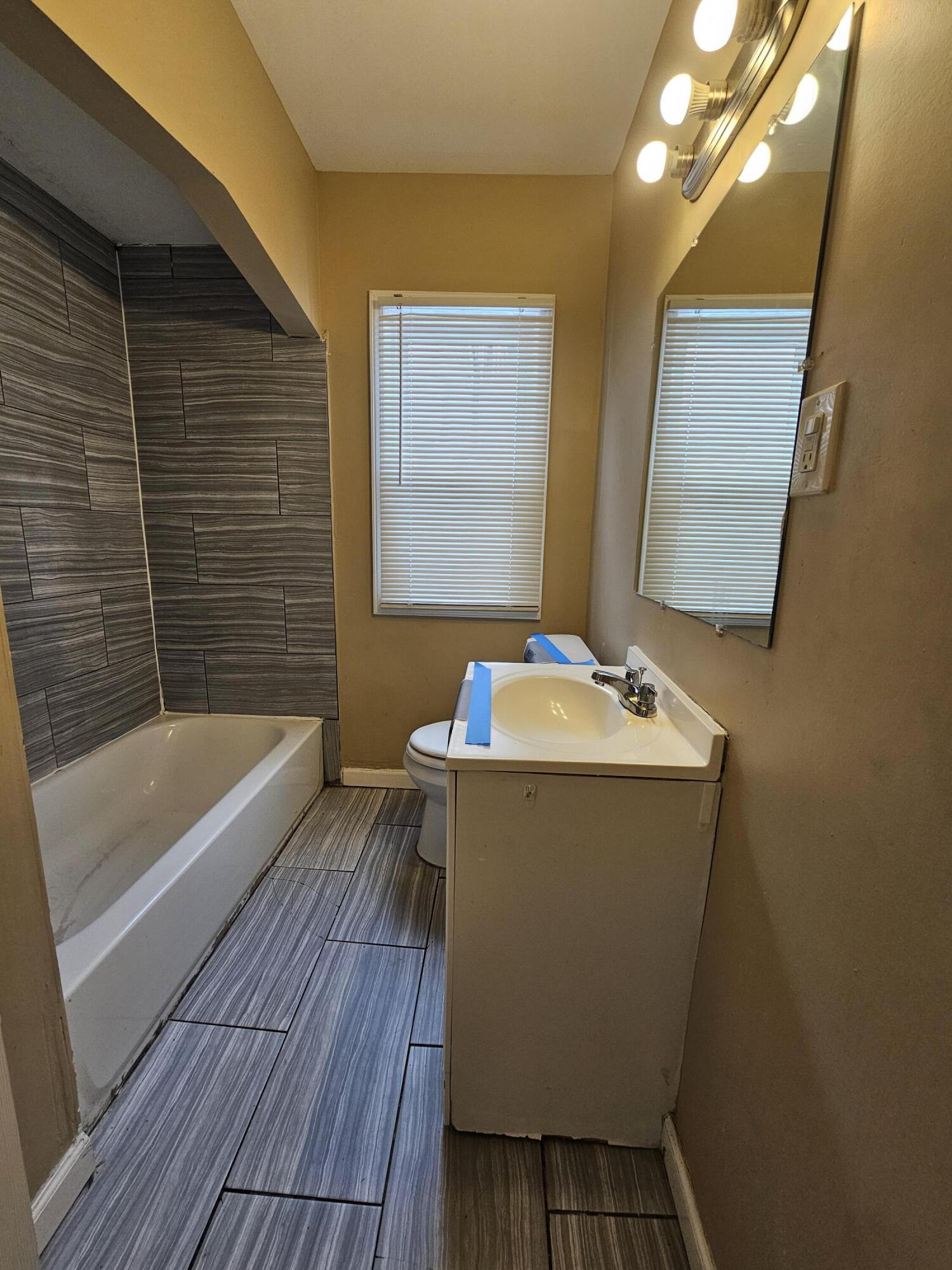 12066 Minden Avenue Detroit, MI 48205 - Photo 5 of 21 1000041563