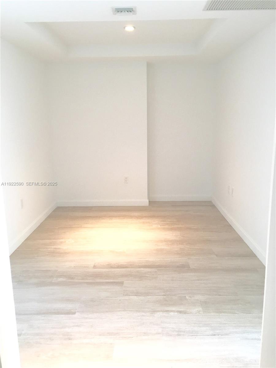 55 Southwest 9th Street, Unit 4005 Miami, FL 33130 - Photo 8 of 9 a view of a small space