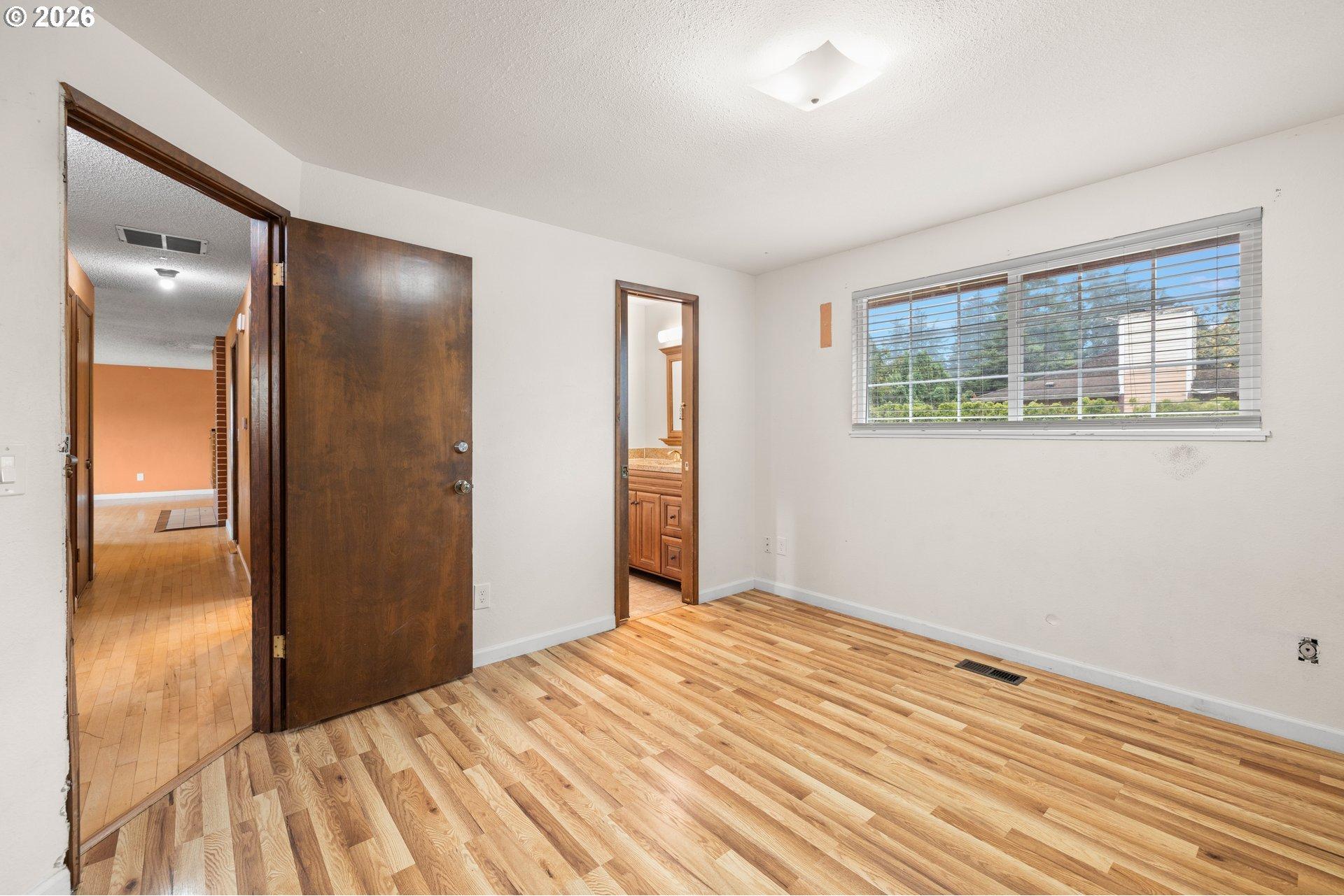 586 Southwest 6th Street Gresham, OR 97080 - Photo 20 of 42 Gallery Image 20
