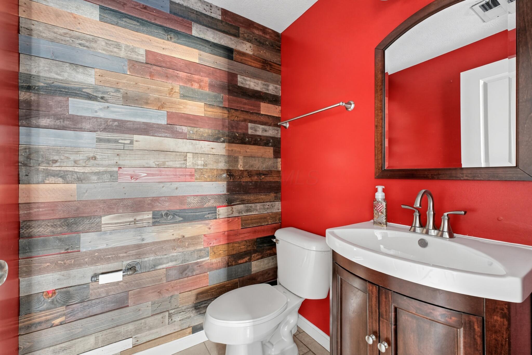 6241 Needletail Road, Unit 32 Columbus, OH 43230 - Photo 13 of 19 13_6241_Needletail_Rd-Bathroom-3593