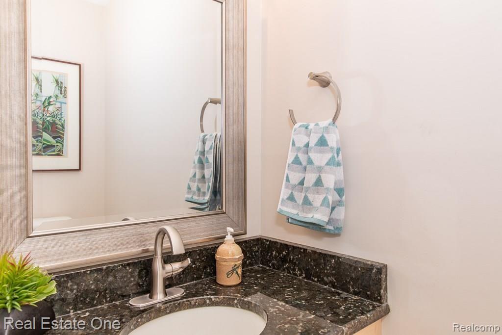 1722 Crooks Road Rochester Hills, MI 48309 - Photo 16 of 53