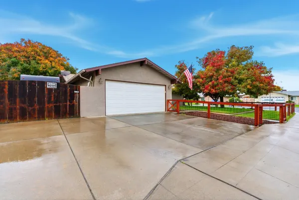 $402,000 | 1438 Indianapolis Avenue, Clovis, CA 93611