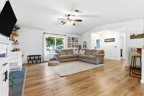 $402,000 | 1438 Indianapolis Avenue, Clovis, CA 93611