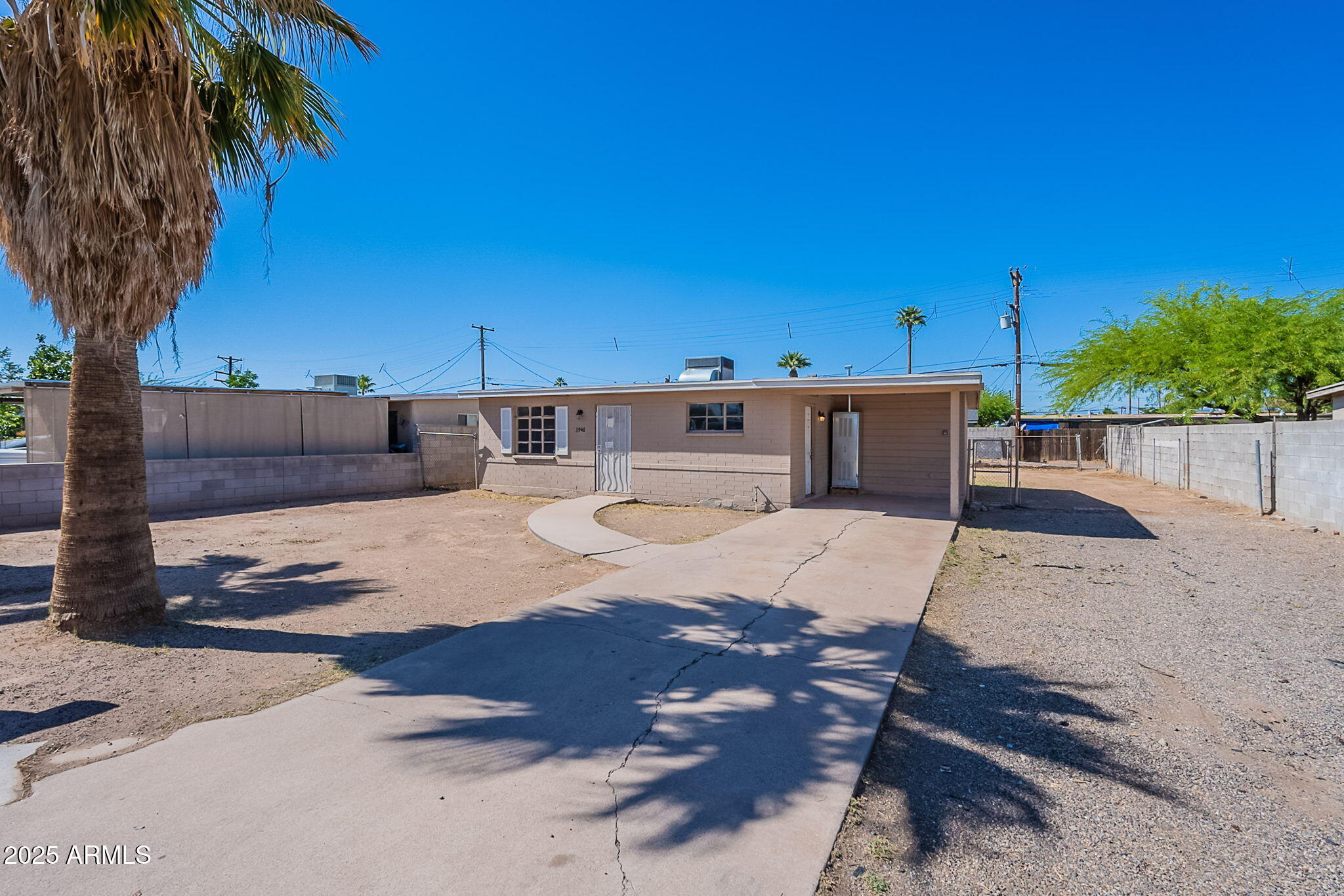3946 West Monte Vista Road Phoenix, AZ 85009 - Photo 2 of 15 1-web-or-mls-Monte-1