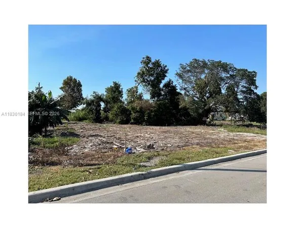 $79,000 | 875 Joe Louis Avenue, Pahokee, FL 33476