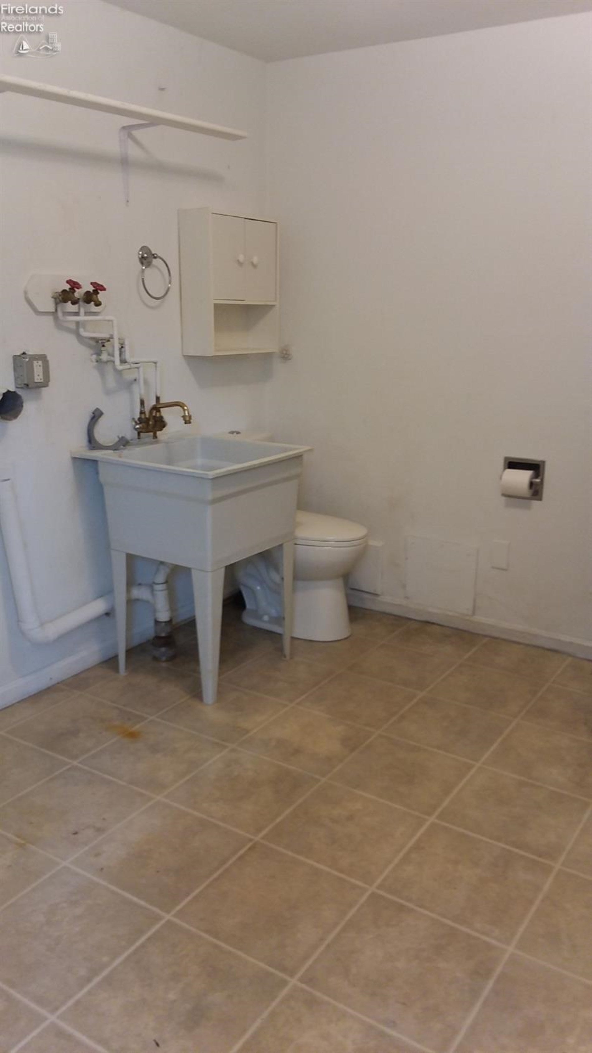 308 Guilford Road Vermilion, OH 44089 - Photo 5 of 18 Gallery Image 5