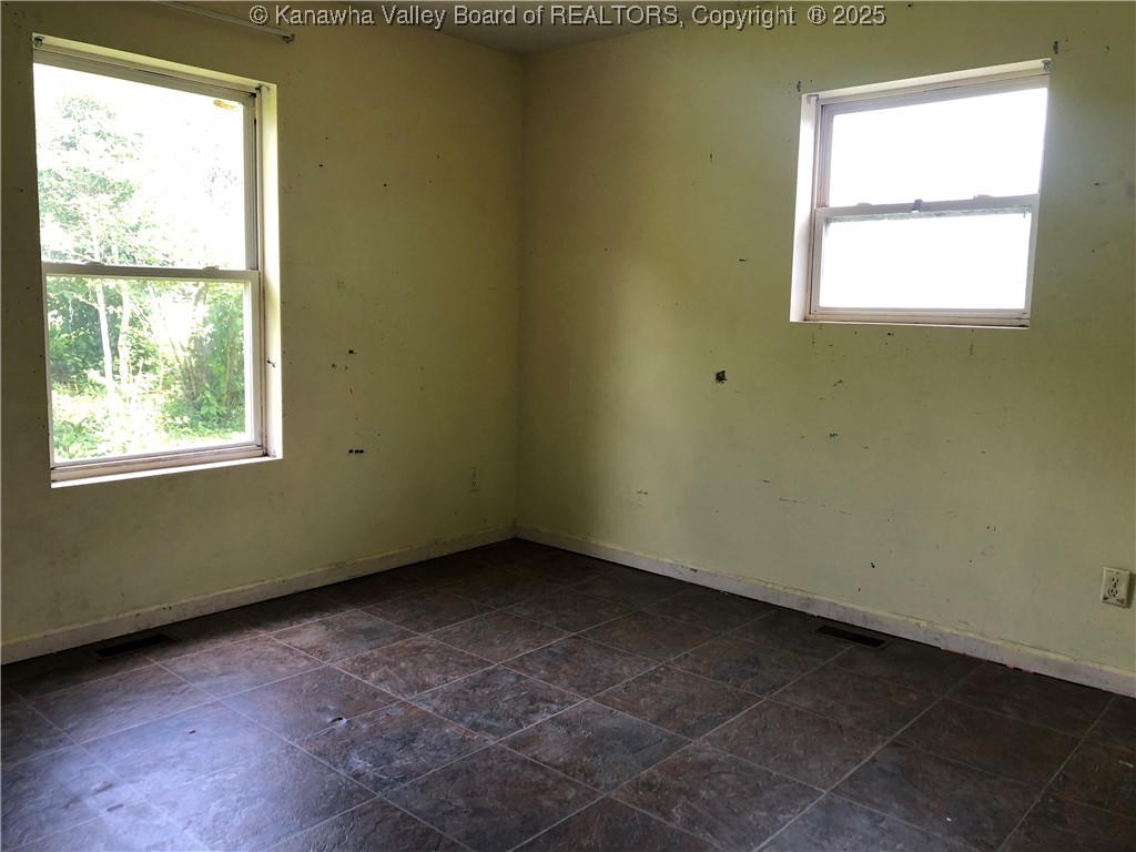 180 Oak Drive Addition Spencer, WV 25276 - Photo 13 of 16 Gallery Image 13