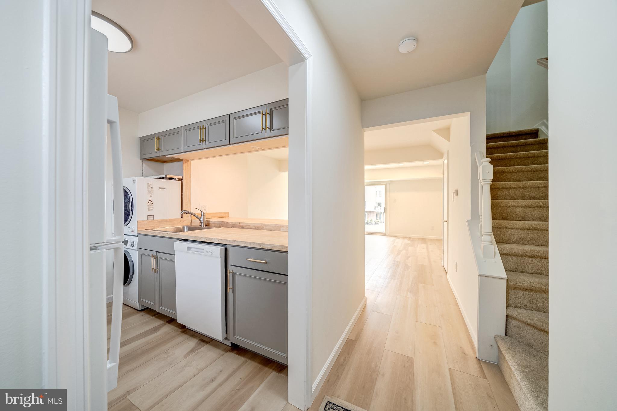 14419 Cool Oak Lane Centreville, VA 20121 - Photo 7 of 40