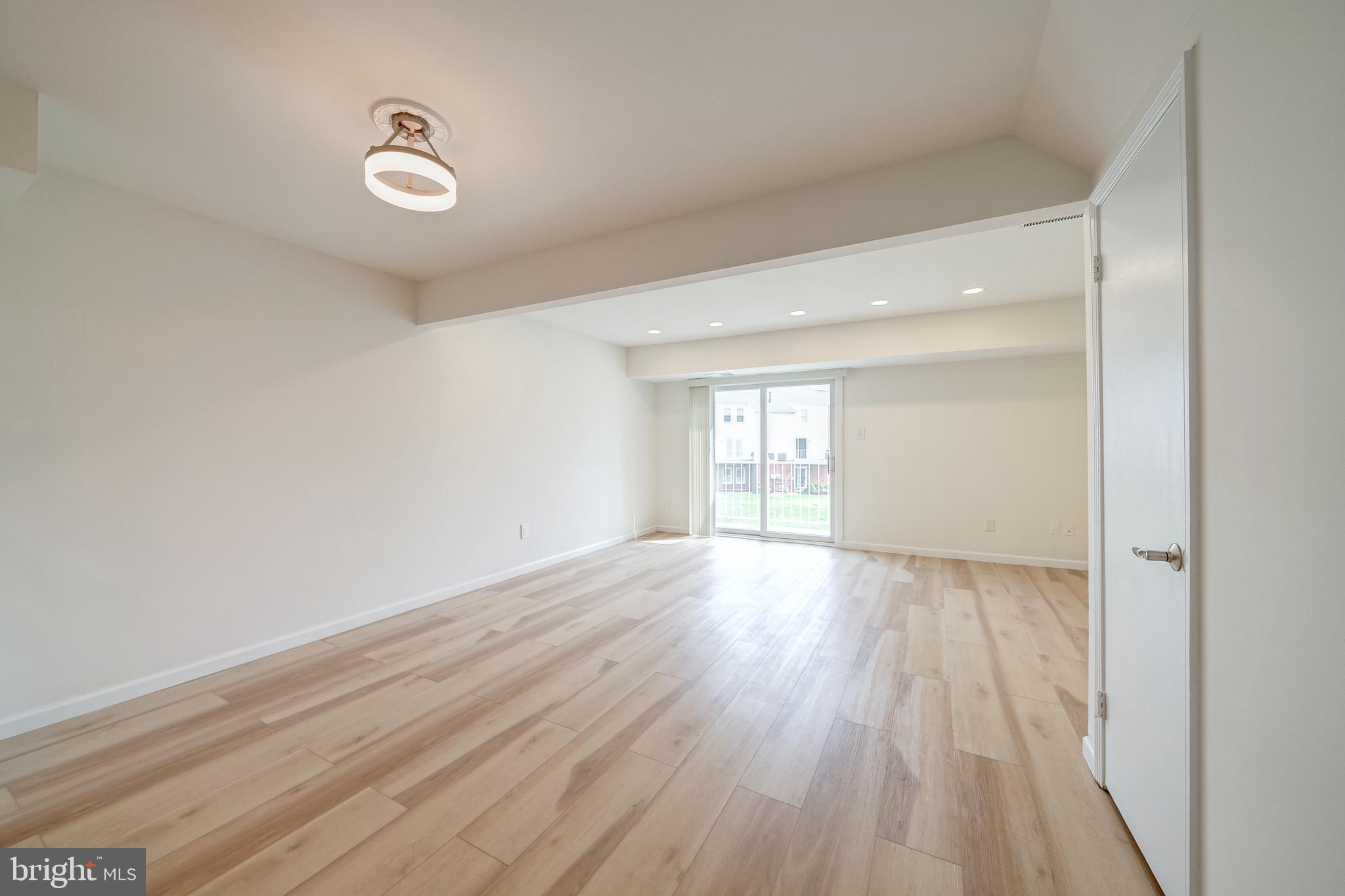 14419 Cool Oak Lane Centreville, VA 20121 - Photo 8 of 40